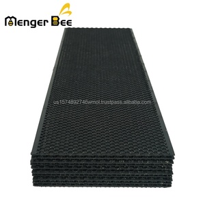 Nuevas láminas de cera de abejas de plástico Menger Bee para base de panal, tamaño de celda de 5.4mm, profundas/medianas/escasas, enceradas, negras, para marco de colmena, 2 años de duración - Product Image 4