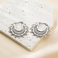 Pendientes de acero inoxidable para mujer elegantes de moda americana europea, corazón de ganchillo de corte Retro Simple geométrico