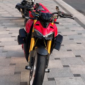 <span class=keywords><strong>Ducati</strong></span> <span class=keywords><strong>Street</strong></span> <span class=keywords><strong>Fighter</strong></span> V4S, Motor en V refrigerado por agua de cuatro tiempos con combustible de gasolina para tubo de escape específico de pista - Product Image 2