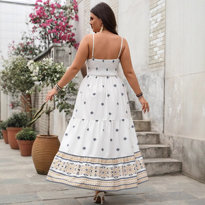 <span class=keywords><strong>Robe</strong></span> <span class=keywords><strong>longue</strong></span> maxi imprimée bohème <span class=keywords><strong>grande</strong></span> <span class=keywords><strong>taille</strong></span>, bretelles spaghetti, col en V, <span class=keywords><strong>taille</strong></span> smockée, à volants, pour l'été et la plage, décontractée - Product Image 4