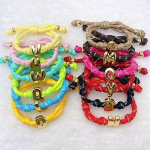 Perle con Lettere Grandi Placcate in Oro 18K, Perle Alfabeto con Foro Largo per Braccialetti Fatti a Mano - Product Image 3