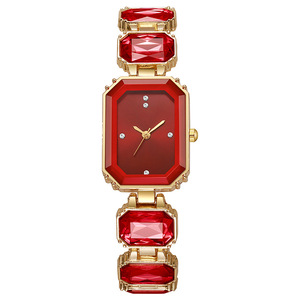 Montre-bracelet élégante pour femme avec bracelet à maillons en cristal de luxe, mouvement à quartz et cadran géométrique - Product Image 6