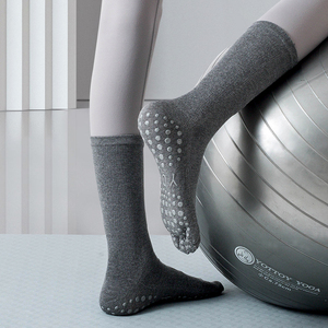 Calcetines de Yoga Profesionales hasta la Pantorrilla para Mujer, con Cinco Dedos, Suela Antideslizante de Silicona, Secado Rápido, para Entrenamientos en Estudio de Yoga - Product Image 3