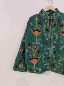 Veste en coton Suzani faite à la main de style bohème verte, broderie TNT colorée, manteau vintage tribal, vêtements de festival, veste en coton Suzani - Product Image 3