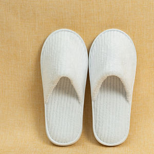 Individuelles Logo Einweg Hotelpantoffeln Weich Plüsch Verdickt Personalisierte Gäste Marken <span class=keywords><strong>Spa</strong></span> Reise Fußbekleidung Luxus Komfort - Product Image 1