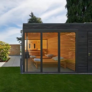 Sauna extérieur personnalisé en bois de cèdre rouge de luxe avec éclairage d'ambiance pour des séances de bien-être romantiques en soirée - Product Image 2