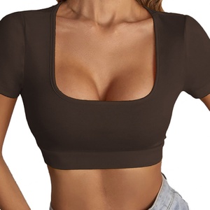 T-shirt court personnalisé OEM pour femme, nouveau style d'été, col carré, sexy, coupe ajustée, style urbain, à manches courtes - Product Image 3