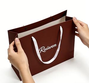 Sacs en papier de luxe recyclables et résistants pour vêtements, sacs de shopping personnalisés avec logo imprimé, sacs d'emballage rouges pour entreprises - Product Image 4