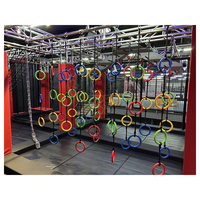 Parc de trampolines d'entraînement avec parcours d'obstacles Ninja Warrior, fosse à mousse d'aventure à deux niveaux et aire de jeux intérieure, conception personnalisée