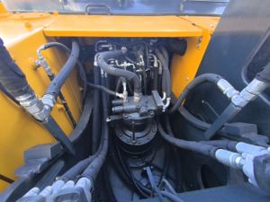 Hot Sale Hyundai HX220S Crawler Excavator,Korea Made,Good Condition and Low Price,<b>Used</b> Excavator,<b>other</b> <b>used</b> <b>machinery</b> - Product Image 6