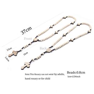 Collar de Rosario de Madera con Cuentas de 8mm y Colgante de Cruz de Jesús Hecho a Mano, Regalo Católico para Bautizo - Product Image 5