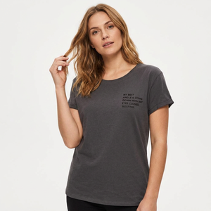 Camiseta de algodón gris de cuello redondo y manga corta para mujer al por mayor, con estampado de letras, ajuste holgado, ropa casual, de secado rápido y transpirable, 180g - Product Image 1