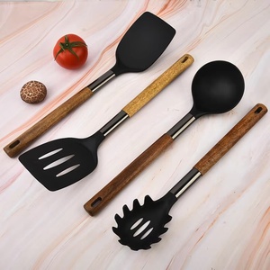 Juego de utensilios de cocina de nailon al por mayor con mango de madera y acero inoxidable - Product Image 3