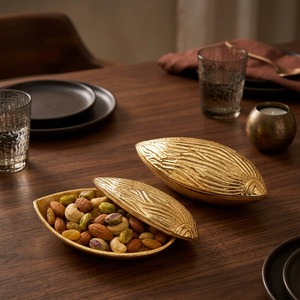 Bol de service décoratif en forme d'amande, finition or de luxe, avec motif texturé complexe, plat de service pour fruits secs et noix - Product Image 5