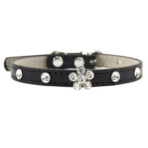 Collar de Lujo Moderno para Gato y Perros Pequeños Elegante con Pedrería Brillante y Adorno de Flor Bonita Patrón Sólido Hecho de <span class=keywords><strong>PU</strong></span> - Product Image 2