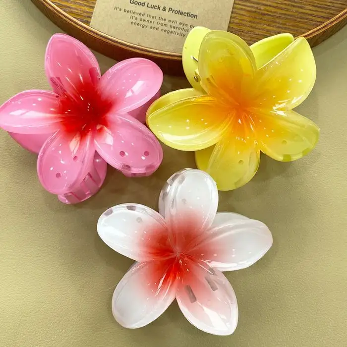 Vente en gros pince à cheveux été bohème en plastique multicolore à fleurs de frangipanier pince à cheveux en forme de pétale accessoires de cheveux à fleurs pour femmes