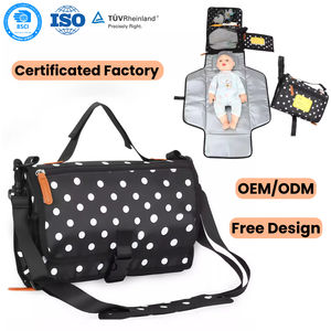 Tapis à langer réutilisable pliable et durable avec deux poignées, <span class=keywords><strong>sac</strong></span> de rangement pour lingettes humides, portable, résistant à l'eau, antidérapant, motif à pois - Product Image 1