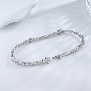 Pulsera de tenis de lujo con diamantes cultivados en laboratorio de oro blanco de 18 quilates, diseño de cinco flores, con pavé de diamantes, para mujer, joyería fina al por mayor - Product Image 3