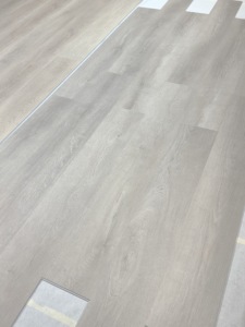 Revêtement de sol en vinyle SPC de luxe moderne, imperméable, pour intérieur commercial, solution économique pour les projets de graphisme - Product Image 1