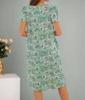 Fournisseur de pyjamas importés Pyjamas personnalisés Vêtements de nuit à imprimé floral pour femmes Robe plumeau à boutons Robe de maison à manches courtes Chemise de nuit