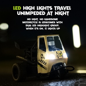 Nouvelle Moto Tricycle Télécommandée Électrique 2.4G à l'échelle 1:16 avec Effet de Pulvérisation Lumineuse, Jouet de Course RC Drift S810 - Product Image 4