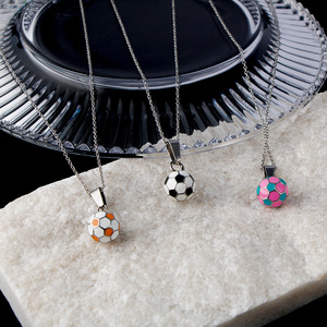 Collar con Colgante de Balón de Fútbol, Acero Inoxidable y Resina, Regalo para Hombre SP1012 - Product Image 3