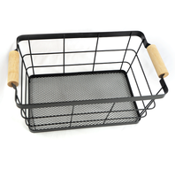 Organisateur de rangement rectangulaire moderne et écologique pour cuisine, avec base en bois multifonctionnelle, panier en fil métallique et poignées, étagère de rangement