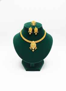 Collier sautoir plaqué or 24 carats, collier statement avec chaîne pour rehausser les collections de bijoux contemporains - Product Image 5