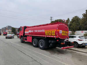 Camion-citerne à huile Shacman Delong F3000 4x2 d'occasion avec une capacité de 15001-30000L - Product Image 6