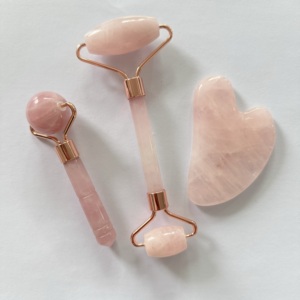 ชุดลูกกลิ้ง3 in 1นวดกัวซาโรสควอตซ์สำหรับนวดหน้าพร้อมกล่องโรสเขียว - Product Image 2