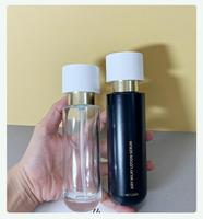 Bouteilles de parfum en verre carrées de luxe 10ml-50ml parfum vide de pompe de lotion avec le diffuseur de roseau