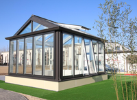 Portes coulissantes doubles modernes en aluminium et verre feuilleté trempé, à énergie solaire, écoénergétiques et étanches pour hôtels et villas