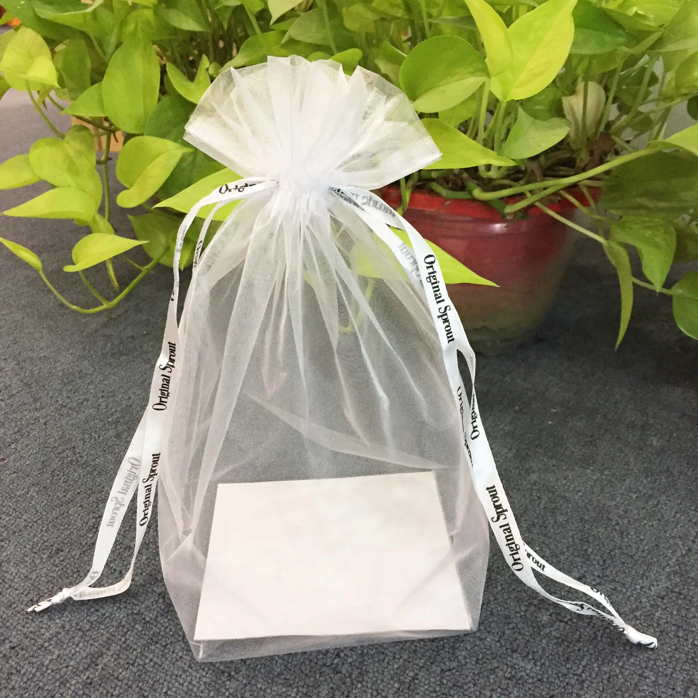 Klare große weiße Organza-Tasche mit Kordel zug und Logo-Band Stand Up Bottom Pouch Bag für kosmetische Geschenk verpackungen