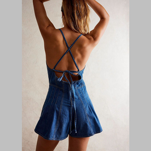 Combinaison en jean pour femme, style Channel Chic, été 2026, sans manches, col en V profond, short, bretelles spaghetti, dos nu, volants - Product Image 6