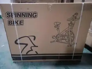 ジムフライホイール磁気スピンメーカーエクササイズ自転車フィットネス機器スピニングバイク