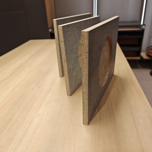 Tablero <span class=keywords><strong>OSB</strong></span> Panel de pared de madera contrachapada 12mm de espesor Cubierta de techo barata con superficie terminada para revestimiento de paredes - Product Image 3