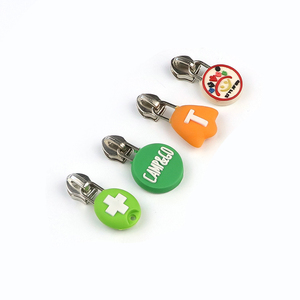 5 PVC Drop nhựa da <span class=keywords><strong>Tab</strong></span> trượt Mặt dây chuyền tiêm đúc kéo <span class=keywords><strong>Tab</strong></span> cho túi Silicone cao su thời trang Cuff liên kết Tie Clips - Product Image 3