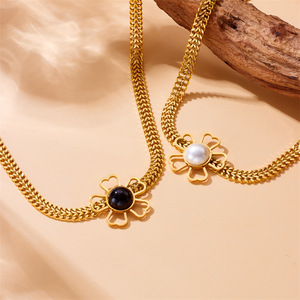 Floral Openwork Gold Plated Zinc Alloy Chain Necklace With Pearl And Black Stone For Gift - Product Image 1