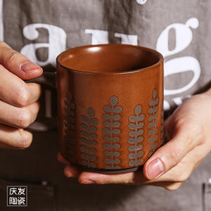 Tasse à café et soucoupe en céramique vintage style américain avec dentelle, motif relief - Product Image 4