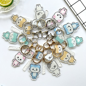 Llavero de acrílico personalizado al por mayor, diseño de estrella Itzy, impreso con UV, de plástico de doble cara, colgante de anime, accesorios para bolsos, adornos de alta calidad - Product Image 1