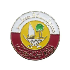 Vergulde Qatar Nationale Embleem Magnetische Metalen Badge Nationale Dag Souvenir