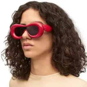 2023 tek parça Lens kadınlar seksi dudak gözlük güneş gözlüğü çılgın komik parti şişirilmiş güneş gözlüğü