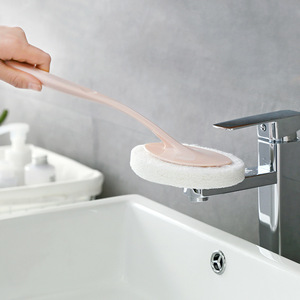 Éponge à long manche pour salle de bain avec coussinet souple pour le nettoyage de l'évier et du robinet - Product Image 1