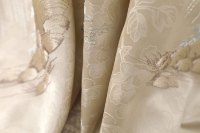 Broderie Jacquard Doux Brillant Polyester Satin Dentelle Tissu Styles de Points Croisés Imprimé Motifs Teints pour Robes et Sacs Couture