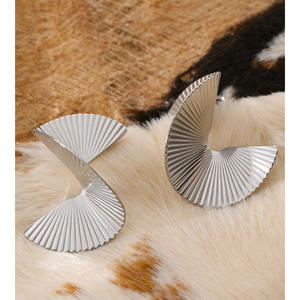 أقراط معدنية كبيرة بتصميم حلزوني مبالغ فيه ومميز، موديل XY 3093 الجديد، مصنوعة من الفولاذ المقاوم للصدأ ومطلية بالذهب - Product Image 6