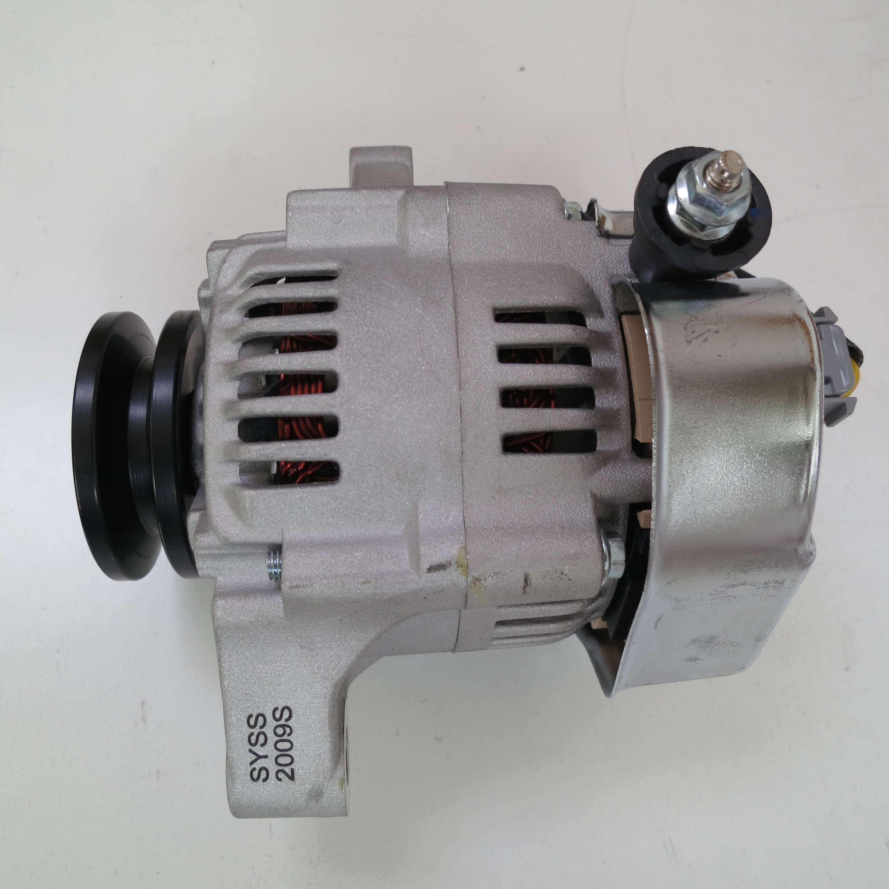 High Performance QSB3.3 Alternator 4983658 for Trucks