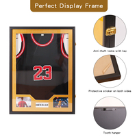 Kotak pajangan jersey kayu 60x80cm, dapat dikunci, dengan alas emas, bingkai kayu untuk kaos baseball, basket, sepak bola, hoki