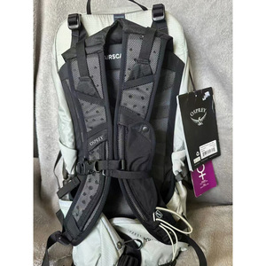 Mochila Osprey Tempest 9 de 9L, Ligera, para Senderismo y Deportes al Aire Libre, Color Plateado - Product Image 2