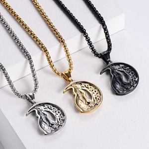 2022 new men E-commerce collana con ciondolo a mezza luna in acciaio al titanio Viking Howling Wolf - Product Image 2