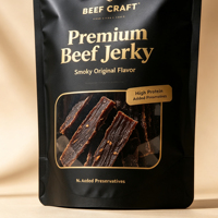 Sachet refermable personnalisé noir et or mat de qualité alimentaire avec fenêtre pour bœuf séché et snacks